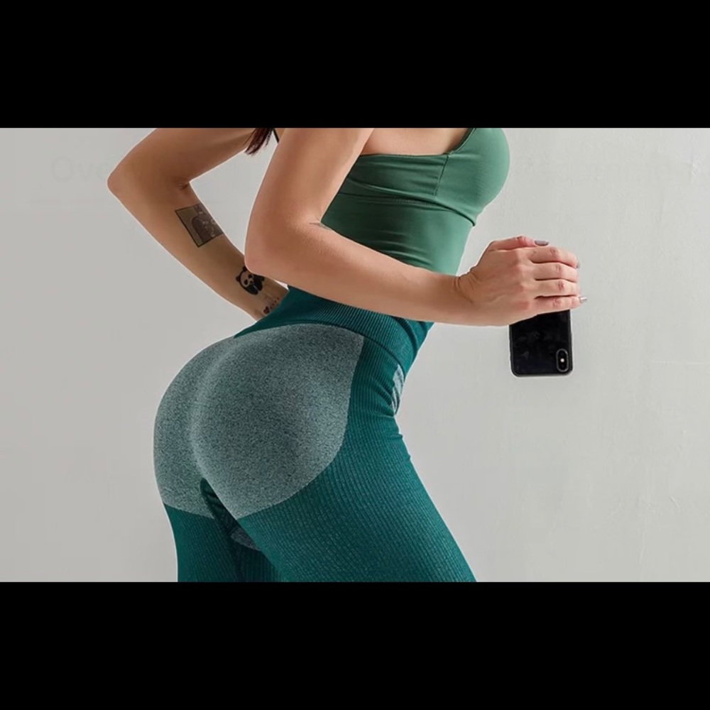 Butt enhancing leggings yoga pants
